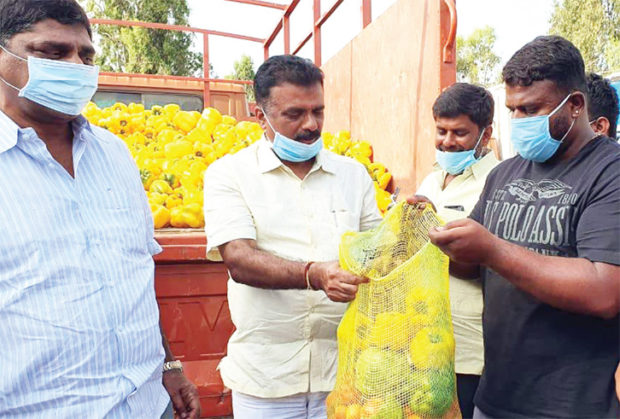 ರೈತರ ಸಂಕಷ್ಟಕ್ಕೆ ಸಹಾಯ ಹಸ್ತ ಚಾಚಿದ ಆರ್‌.ಕೆ.ರಮೇಶ್‌