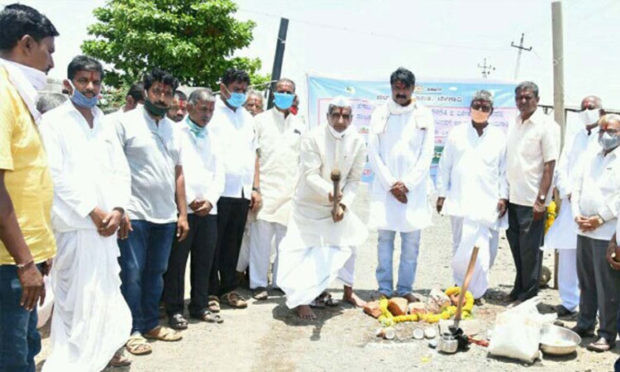 ರಸ್ತೆ ಕಾಮಗಾರಿಗೆ ಶಾಸಕರಿಂದ ಭೂಮಿಪೂಜೆ