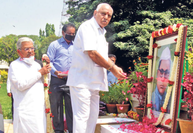 ಆಡಳಿತ ಯಂತ್ರ ಚುರುಕುಗೊಳಿಸಲು ಮುಂದಾದ ಸಿಎಂ