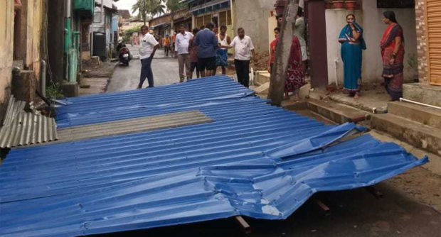 ಆರ್ಭಟಿಸಿದ ಬಿರುಗಾಳಿ ಮಳೆ