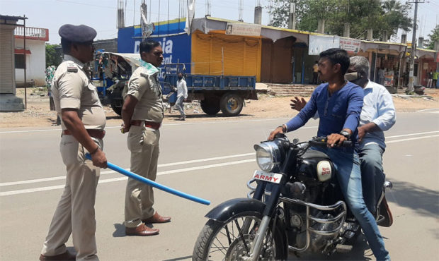 ಮಾಸ್ಕ್‌ ಧರಿಸಿ ಸಂಚರಿಸಿ: ಡಿವೈಎಸ್ಪಿ