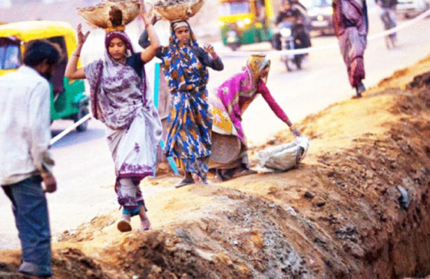 ಸ್ಥಳೀಯ ಕಾರ್ಮಿಕರಿಗೆ ಡಿಮ್ಯಾಂಡೋ