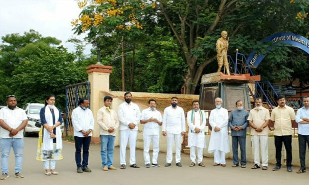 ಹುತಾತ್ಮ ಯೋಧರಿಗೆ ಕಾಂಗ್ರೆಸ್‌ನಿಂದ ಶ್ರದ್ಧಾಂಜಲಿ