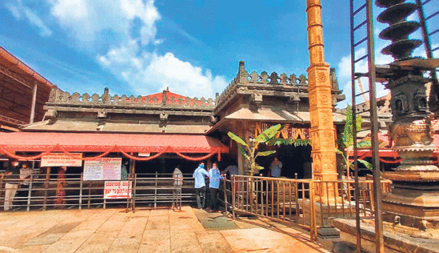 ನಿಧಾನವಾಗಿ ಏರುತ್ತಿದೆ ಸ್ಥಳೀಯ ಭಕ್ತರ ಸಂಖ್ಯೆ