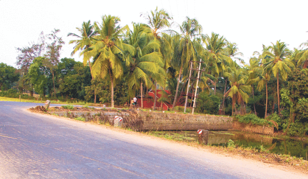 ಸಾಸ್ತಾನ-ಐರೋಡಿಯಲ್ಲೂ ಇದೆ ಅಪಾಯಕಾರಿ ಕೆರೆ