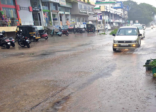 ಬಾಪುತೋಟ-ಸಸಿತೋಟದ ಕೆಲವು ಮನೆಗಳಿಗೆ ಕೃತಕ ನೆರೆ ಭೀತಿ!