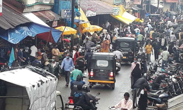 ಅಂಕೋಲಾ ಜನರಿಗೆ ಕೋವಿಡ್ ಭಯವಿಲ್ಲ!