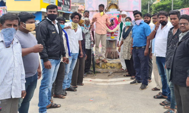 ಪಿಎಸ್‌ಐ ಅಮಾನತಿಗೆ ಆಗ್ರಹ