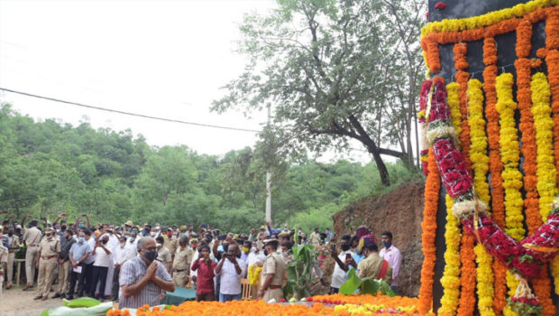 ಹುತಾತ್ಮ ಪೊಲೀಸ್ ಸಿಬ್ಬಂದಿಗಳ ಸ್ಮಾರಕ ಅಭಿವೃದ್ಧಿಗೆ ಸೂಕ್ತ ಕ್ರಮ: ಸುರೇಶ್ ಕುಮಾರ್ ಭರವಸೆ