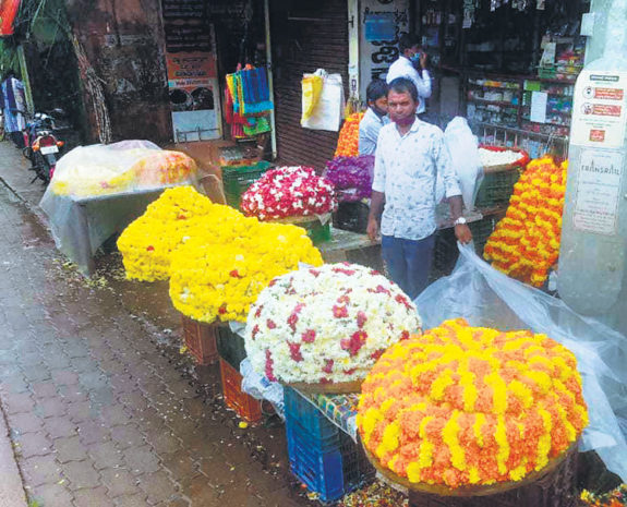 ಗಣೇಶೋತ್ಸವ: ಹೂವು, ಕಬ್ಬು ಖರೀದಿ; ಪುತ್ತೂರು/ಸುಳ್ಯ ತಾಲೂಕುಗಳಲ್ಲಿ ಮಾರುಕಟ್ಟೆ ಚೇತರಿಕೆ