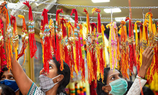 ಕೋವಿಡ್ 19 ಅವಧಿಯಲ್ಲಿ ರಕ್ಷಾ ಬಂಧನವೆಂಬ ಮಮತೆಯ ಹಬ್ಬ