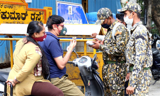 ಮಾರ್ಷಲ್‌ಗ‌ಳಿಂದ ಹೆಚ್ಚು ದಂಡ: ಆರೋಪ