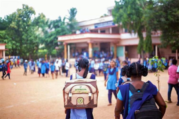 Schoolಅರ್ಧಾಂಶ ಪಠ್ಯ ಕಡಿತಕ್ಕೆ ಶಿಕ್ಷಕರ ಒತ್ತಾಯ