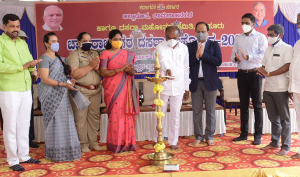 ಚಾಮರಾಜನಗರ: ಸರಳ ದಸರಾಕ್ಕೆ ವಿಧ್ಯುಕ್ತ ಚಾಲನೆ