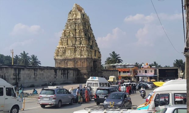 ಬೇಲೂರಿಗೆ ಪ್ರವಾಸಿಗರ ದಂಡು