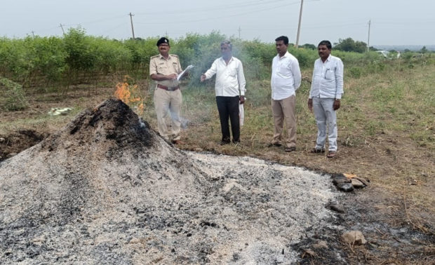 ಸೋಯಾ ಬಣವಿಗೆ ಬೆಂಕಿ: ರೈತ ಕಂಗಾಲು