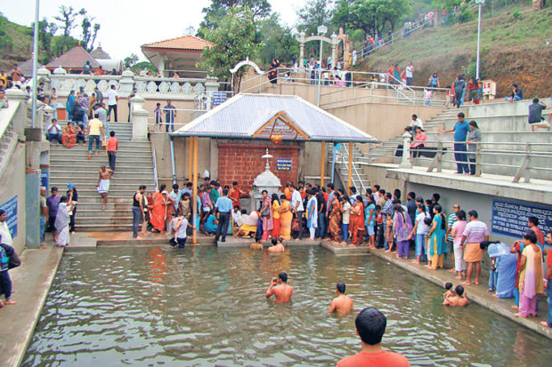 ತಲಕಾವೇರಿಯಲ್ಲಿ ತೀರ್ಥ ಪ್ರೋಕ್ಷಣೆ ಮಾತ್ರ : ಕೋವಿಡ್‌ ನೆಗೆಟಿವ್‌ ಪತ್ರ ಕಡ್ಡಾಯ