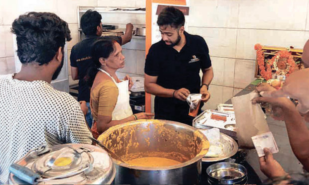 ಮುರಳಿ ಲಂಚ್‌ಬಾಕ್ಸ್‌