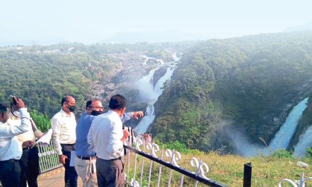 ಗಗನಚುಕ್ಕಿ ಪ್ರಗತಿಗೆ 3.54 ಕೋಟಿ ಬಿಡುಗಡೆ