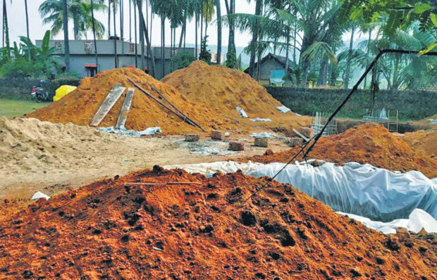 ಬೈಂದೂರು, ಶಿರೂರು ವ್ಯಾಪ್ತಿ; ಅನಧಿಕೃತವಾಗಿ ತಲೆ ಎತ್ತುತ್ತಿರುವ ಮೊಬೈಲ್‌ ಟವರ್‌ಗಳು