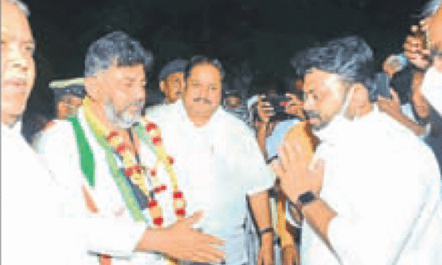 dk-shivakumar-meeting