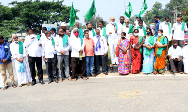 ರೈತ ವಿರೋಧಿ ಕಾಯ್ದೆ ವಿರುದ್ಧ ಆಕ್ರೋಶ