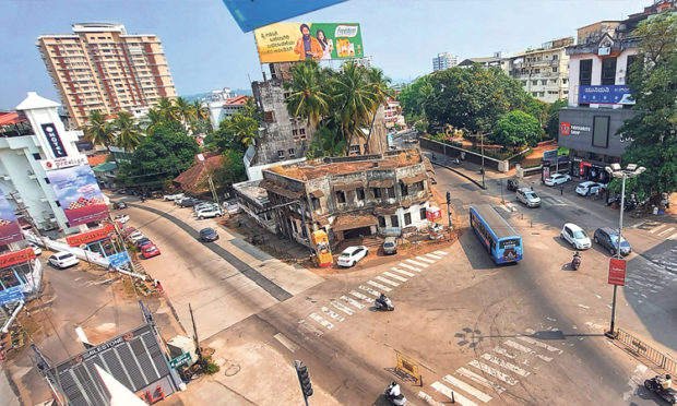 ಕಲೆಕ್ಟರ್ ಗೇಟ್‌ ಜಂಕ್ಷನ್‌: ಹಳೆ ಕಟ್ಟಡಕ್ಕೆ ಶೀಘ್ರ ಮುಕ್ತಿ?