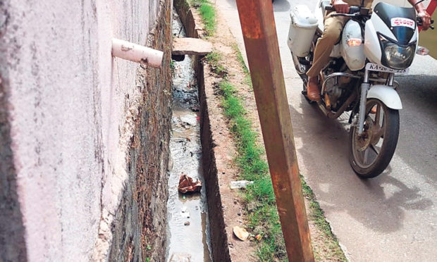 ಮಠದಬೆಟ್ಟುವಿನ 25 ಬಾವಿಗಳ ನೀರು ದುರ್ನಾತ