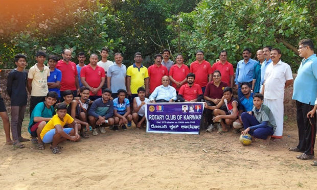 Clean up at Sadashivagada by Rotary Club