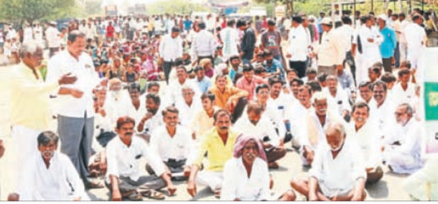 ಜಿಪಂ ಕ್ಷೇತ್ರಕ್ಕಾಗಿ ರಸ್ತೆಗಿಳಿದ ಗ್ರಾಮಸ್ಥರು