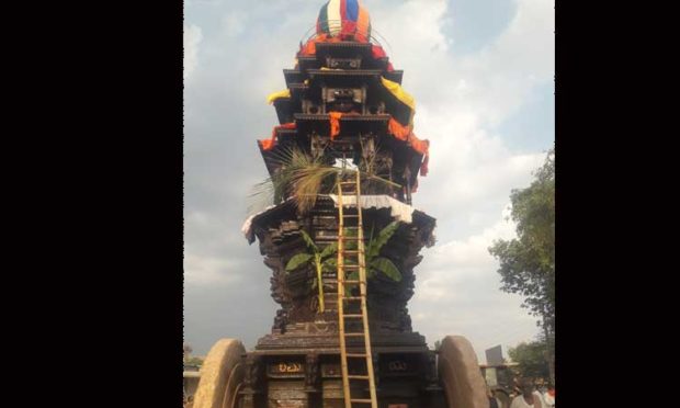 ಕೋವಿಡ್ ನಿರ್ಬಂಧ ಮೀರಿ ಜಾತ್ರೆ-ರಥದ ಗಾಲಿಗೆ ಸಿಕ್ಕ ವ್ಯಕ್ತಿ ಸಾವು