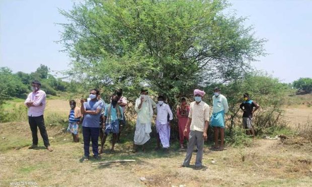 ಕೋವಿಡ್ ನಿಂದ ಮೃತಪಟ್ಟ ಮಹಿಳೆ: ಅಂತ್ಯಕ್ರಿಯೆ ನಡೆಸಲು ಬಾರದ ಆರೋಗ್ಯ ಇಲಾಖೆ ಸಿಬ್ಬಂದಿ