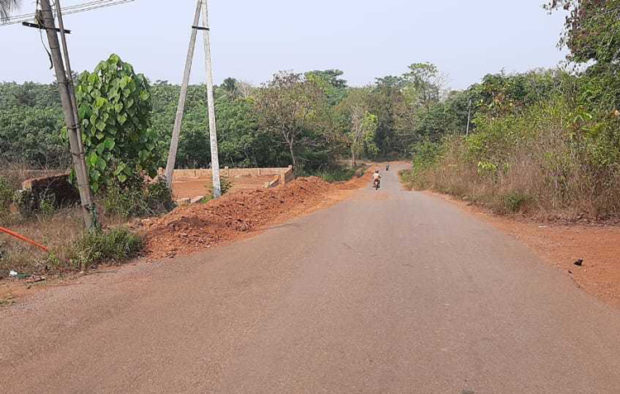 ಜಡ್ಕಲ್‌: ಬಾಯ್ದೆರೆದೇ ಇದೆ ಒ.ಎಫ್‌.ಸಿ. ಕೇಬಲ್‌ ಗುಂಡಿ