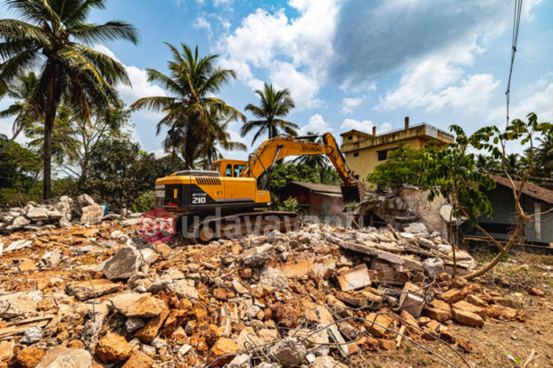 ಪರ್ಕಳ ರಾ.ಹೆ. ವಿಸ್ತರಣೆ ಕಾಮಗಾರಿ : ಖಾಲಿ ಕಟ್ಟಡಗಳ ತೆರವು ಕಾರ್ಯಾಚರಣೆ ಪ್ರಗತಿಯಲ್ಲಿ