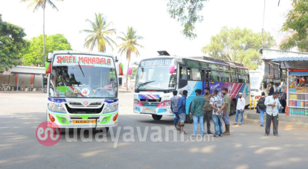 ಕಲ್ಪತರು ನಾಡಿನಲ್ಲಿ ಸಾರಿಗೆ ನೌಕರರ ಮುಷ್ಕರ: ಖಾಸಗಿ ಬಸ್ ಮೊರೆ ಹೋದ ಪ್ರಯಾಣಿಕರು