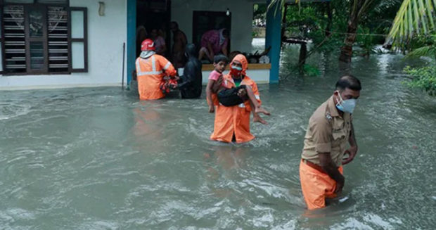 ತೌಕ್ತೆ ಚಂಡಮಾರುತ ರೌದ್ರಾವತಾರ: ಕಾಸರಗೋಡಿನಲ್ಲಿ ಮನೆ ಕುಸಿತ, ಕರಾವಳಿ ಪ್ರದೇಶದಲ್ಲಿ ಭೀತಿ