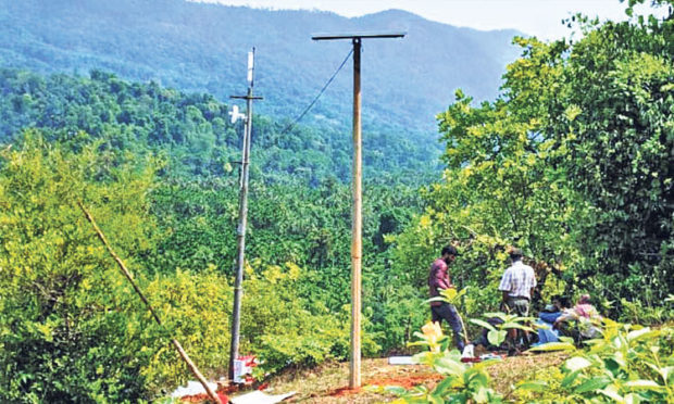 ನೆಟ್‌ವರ್ಕ್‌ ಸಮಸ್ಯೆಗೆ ಪರಿಹಾರ ಕಂಡುಕೊಂಡ ಹಳ್ಳಿಹೊಳೆ ಗ್ರಾಮಸ್ಥರು