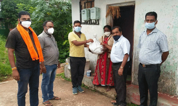 Distribution of food kit to patients