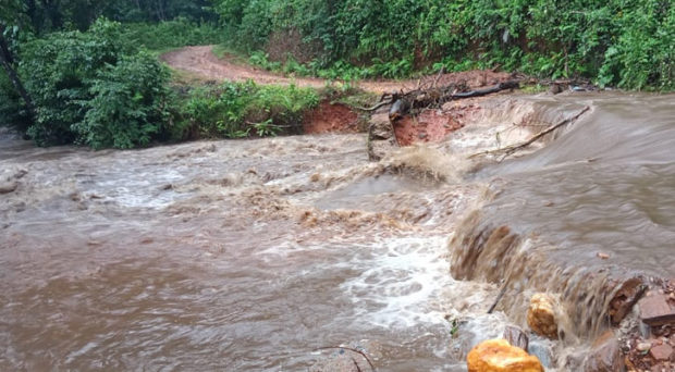 ಚಿಕ್ಕಮಗಳೂರು: ಮಳೆಯ ಅಬ್ಬರಕ್ಕೆ ಕೊಚ್ಚಿ ಹೋದ ಕಿರು ಸೇತುವೆ