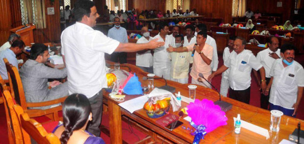 ನಗರಸಭೆಯಲ್ಲಿ ಜೆಡಿಎಸ್‌ ಸದಸ್ಯರ ಗದ್ದಲ