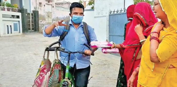 ಈ ಯುವಕ ರಿಯಲ್ Padman…ಅಂದು ಮಹಿಳೆಯರು ಅನುಮಾನದಿಂದ ಹೊಡೆಯಲು ಸಿದ್ಧರಾಗಿದ್ರು