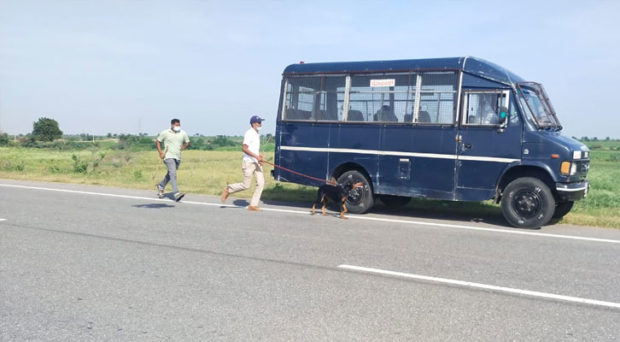 ಗುರುತು ಸಿಗದಂತೆ ಕಲ್ಲಿನಿಂದ ಜಜ್ಜಿ ಯುವಕನ ಬರ್ಬರ ಕೊಲೆ!