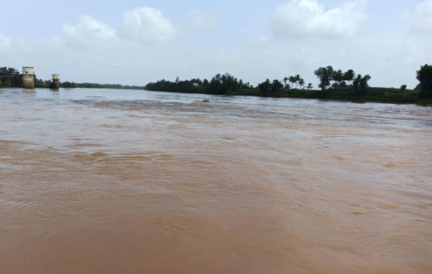 ಅಪಾಯ ಮಟ್ಟ ಮೀರಿದ ಕೃಷ್ಣೆ; ನಾಲ್ಕು ಸೇತುವೆ ಮುಳುಗಡೆ