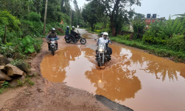 road issue at chikkamagalore