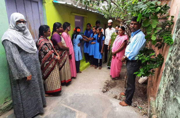 ಸ್ವಂತ ಹಣದಿಂದ ಶೌಚಾಲಯ ದುರಸ್ತಿ