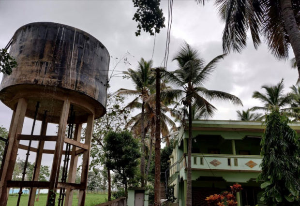 ಕುಸಿದು ಬೀಳುವ ಸ್ಥಿತಿಯಲ್ಲಿ ಓವರ್‌ಹೆಡ್‌ ಟ್ಯಾಂಕ್‌