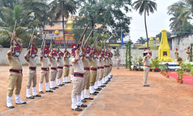 ದೇಶಕ್ಕಾಗಿ ಪ್ರಾಣತೆತ್ತ ವೀರರನ್ನು ಸ್ಮರಿಸೋಣ