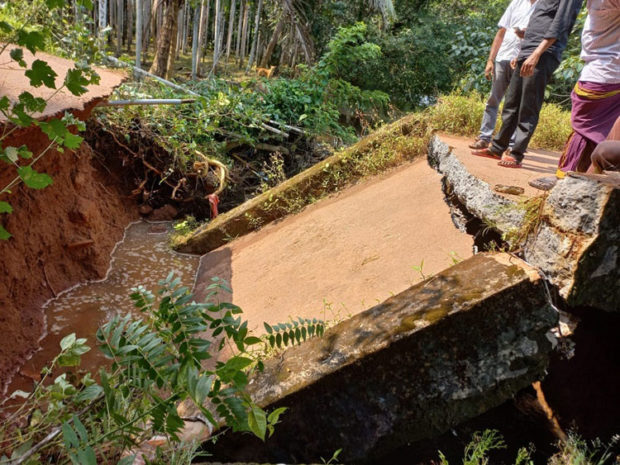 ಕುಬಣೂರು ಸೇತುವೆ ಕುಸಿತ; ಸಂಪರ್ಕ ರಸ್ತೆ ತಡೆ