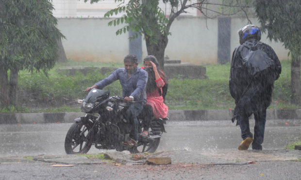 ರಾಜಧಾನಿಯಲ್ಲಿ ದಿನಪೂರ್ತಿ ಜಿಟಿಜಿಟಿ ಮಳೆ