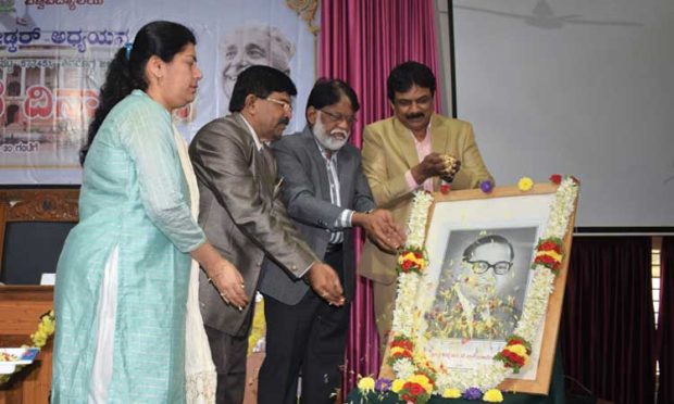 ಅಧಿಕಾರಶಾಹಿಯಿಂದ ವ್ಯಕ್ತಿ ಸ್ವಾತಂತ್ರ್ಯ ನಾಶ